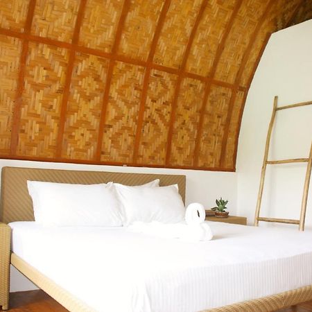 Tropical Temple Siargao Resort เจเนอรัลลูนา ภายนอก รูปภาพ